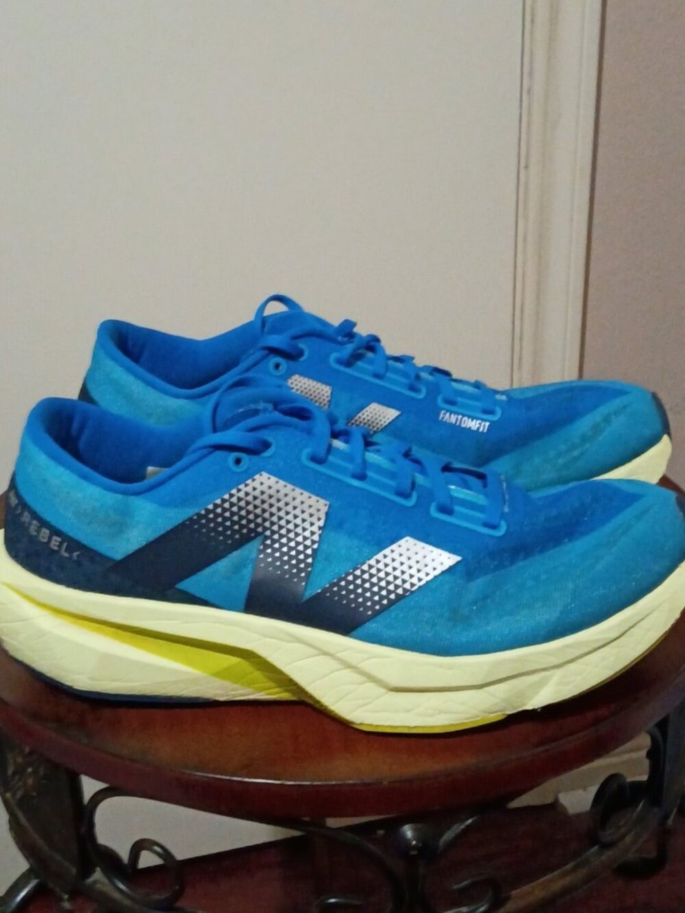 New Balance Men's FuelCell Rebel V4 Running Shoes Size 10.5 Blue Yellow MFCXLQ4
